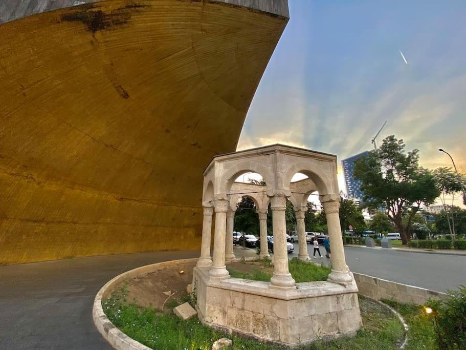 City Centre Big Art'Partment Heart Of The Capital Tirana Bagian luar foto