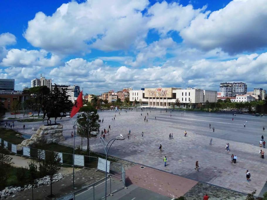 City Centre Big Art'Partment Heart Of The Capital Tirana Bagian luar foto