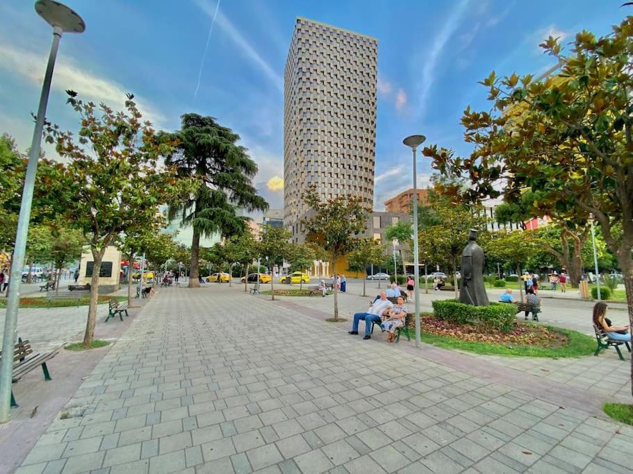 City Centre Big Art'Partment Heart Of The Capital Tirana Bagian luar foto